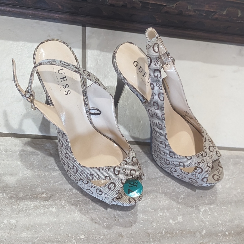 GUESS High heels Beautiful NEW size 7.5 runs small like 7 - Picture 4 of 8